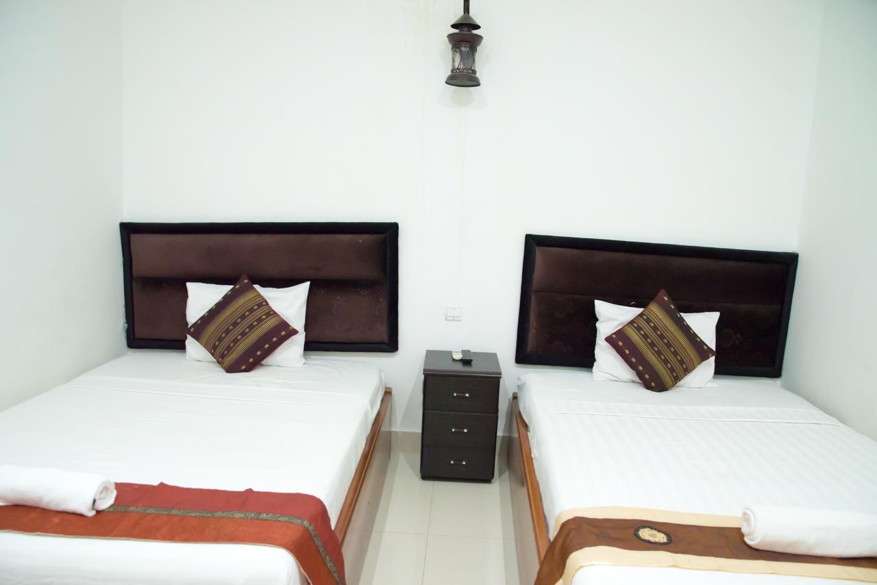 New Season Riverside Hotel Phnom Penh Exterior foto